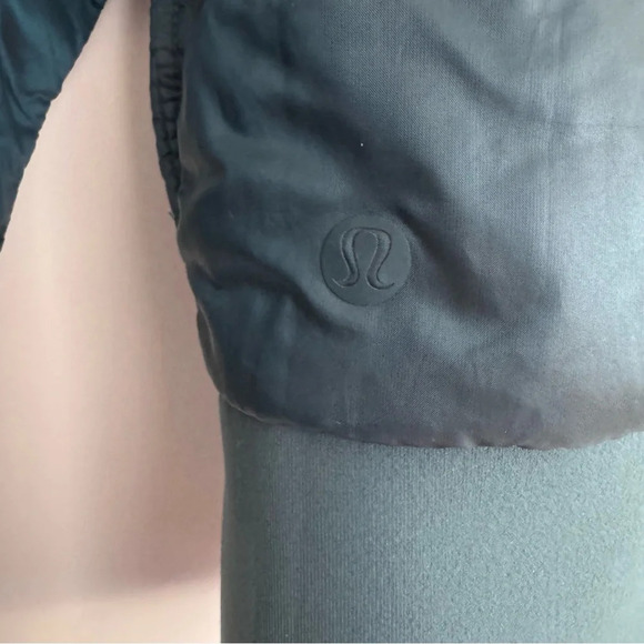 Lululemon Non-Stop water resistant Bomber Jacket in a teal green Size: - Picture 3 of 8